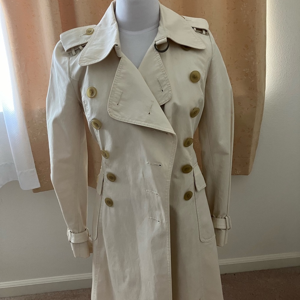 Like New, Banana Republic Classic Double Breasted Trench Coat.
